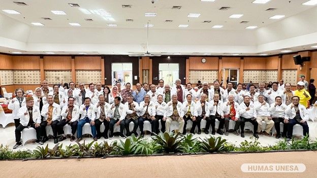 Senior Chancellors of State Universities throughout Indonesia gathered at UNESA to discuss strengthening and the importance of collaboration in realizing superior human resources.