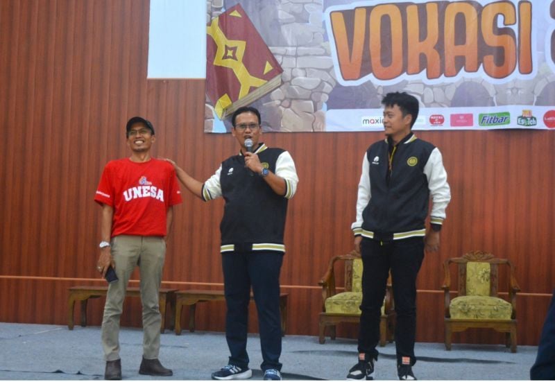 Deputy Dean II for Vocational Studies, Abdul Hafidz, provided reinforcement regarding vocations to new students.