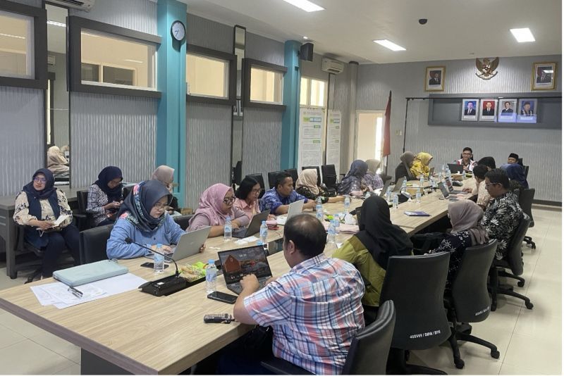 Jajaran pimpinan dan civitas FEB Unesa dan Batangas State University sharing penguatan akademik.