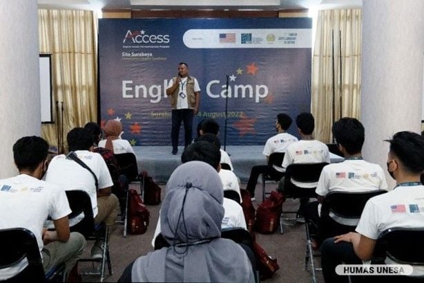 One of the Access Scholarship Program activities in Surabaya.