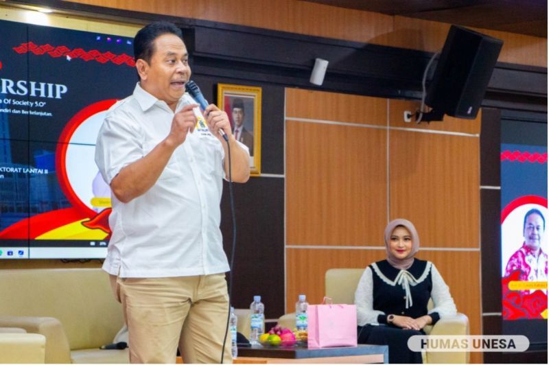 Professor of Ciputra University (UC), Tommy Kaihatu explained the development of human civilization which cannot be separated from the way of thinking and innovation that results as a marker of civilization itself.