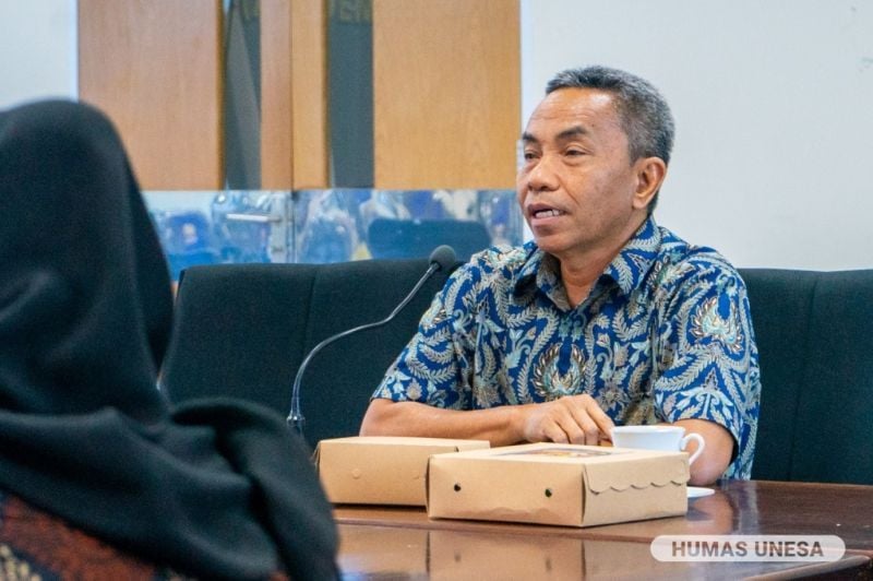 Professor and Director of the UNESA Labschool Institute, Sujarwanto emphasized that improving the quality of schools starts with improving the quality of learning in the classroom as the core of the educational process. 