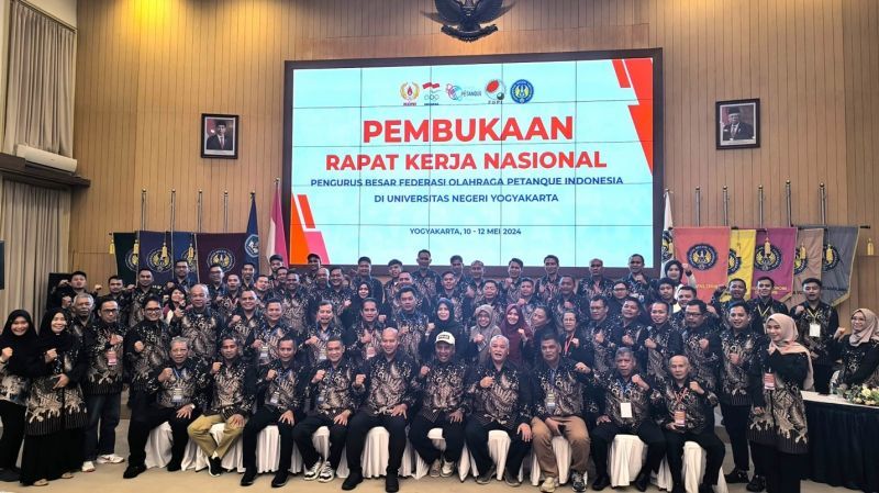 The General Management (PB) and Provincial Management (Pengprov) of the Indonesian Petanque Sports Federation (FOPI) attended the 2024 National Working Meeting in Yogyakarta.