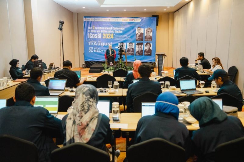 The UNESA Directorate of Innovation, Rankings and Scientific Publications team prepared ICOSBI 2024 which was attended by hundreds of participants from various countries.