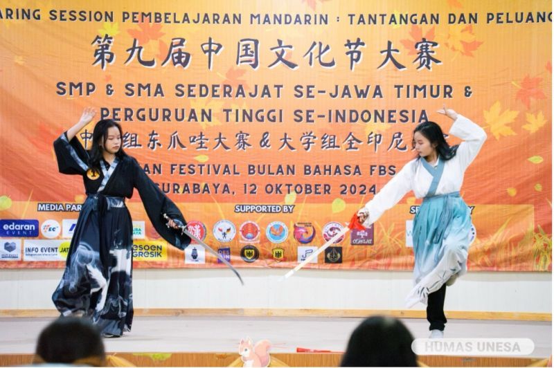 The 9th Mandarin Festival was packed with various activities to strengthen Mandarin language and culture which were attended by participants from among students and university students.