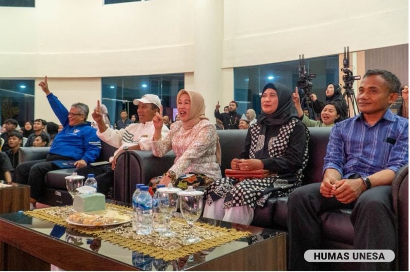 Leaders, officials and the community were present to witness the Grand Final of the UNESA Men's and Women's Election for Campus 5 Magetan.