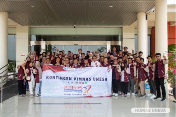 Leaders with eight teams and supervisors at the release ceremony at the UNESA Rectorate.