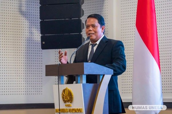 Wakil Rektor III Unesa, Bambang Sigit Widodo menuturkan bahwa butuh komitmen bersama untuk meningkatkan mutu riset dan publikasi yang berdampak menuju peringkat 400 dunia.