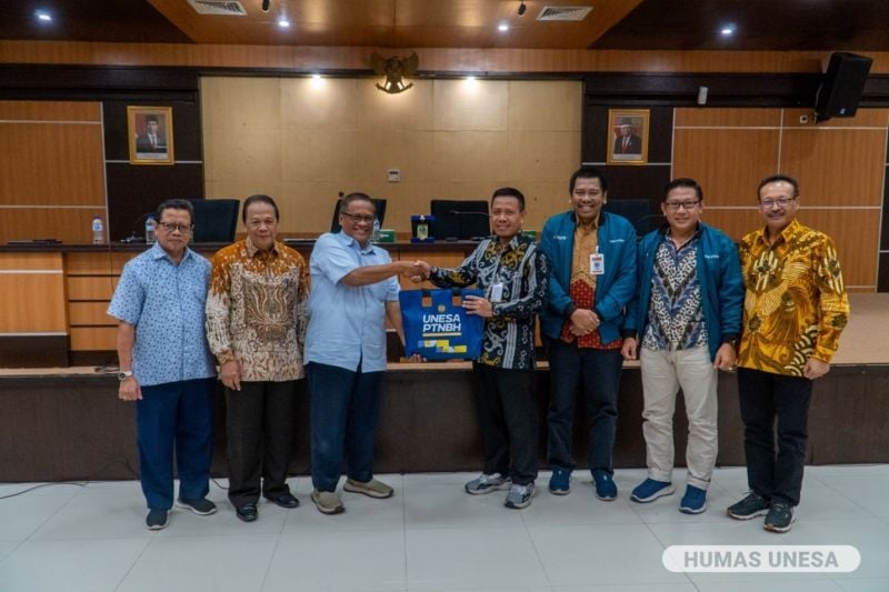 UNESA leadership welcomed the visit of the Polije group regarding the preparations and process for transferring the status of the university in Jember to PTN-BH.