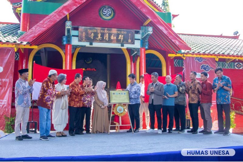 Inauguration of the Mandarin Confucius Institute Unesa (CI Unesa) Teaching Point at Cheng Hoo School Surabaya.