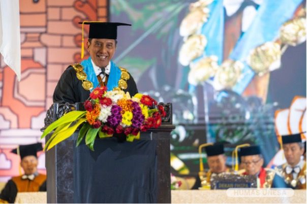 The Chancellor of UNESA conveyed the various accomplishments and accomplishments of the institution at the peak of the 60th Anniversary at GRAHA UNESA. 