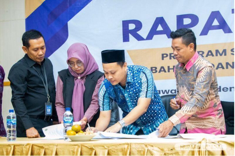 Signing of collaboration between East Java PBSI Cooperative Study Program and East Java IKAPROBSI.