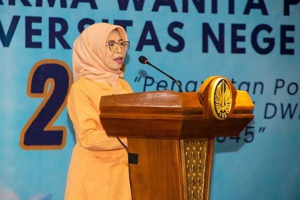 The chief executive of DWP's anniversary, Fitriana, in her speech hoped that on this historic day there would be family ties for all the DWP team is getting closer together, and making an impact.” src=