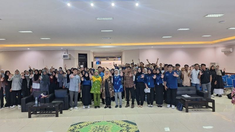 The Commissioner of the National Commission on Violence Against Women together with the ranks of the PPKn S-1 study program and the PPKn Study Program Student Association together with students from the PPKn environment.