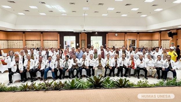 Senior Chancellors of State Universities throughout Indonesia gathered at UNESA to discuss strengthening and the importance of collaboration in realizing superior human resources.
