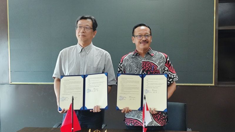 The leadership of UNESA and Hebei Art and Design Academy demonstrated their commitment to cooperation in the form of signing an MoU at UNESA.