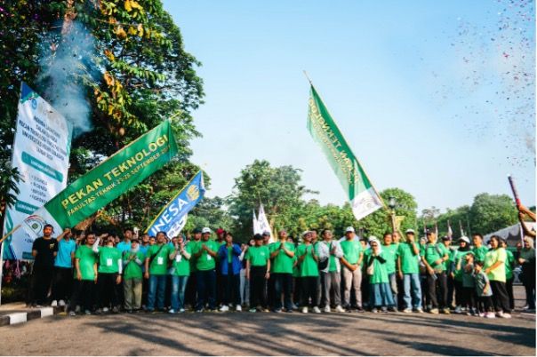 The peak of Technology Week for the Faculty of Engineering started with a healthy walk together with all UNESA leadership and community members.