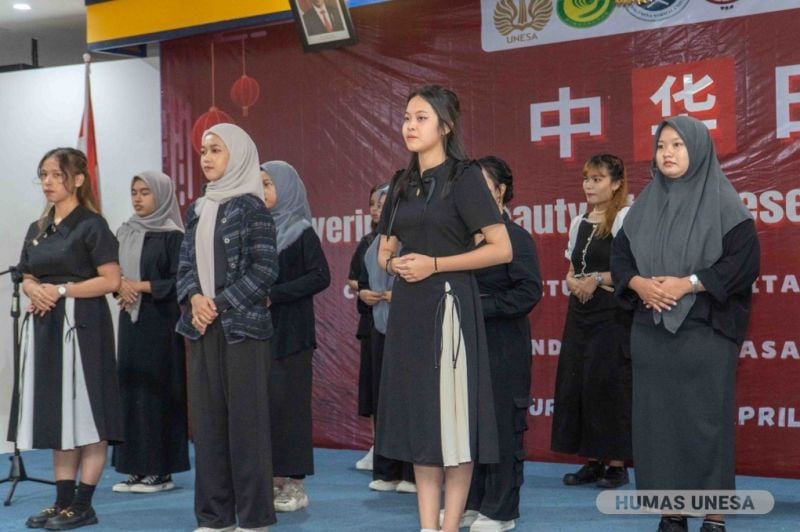 Participants demonstrated. their abilities in the Chinese Day commemorative choir competition